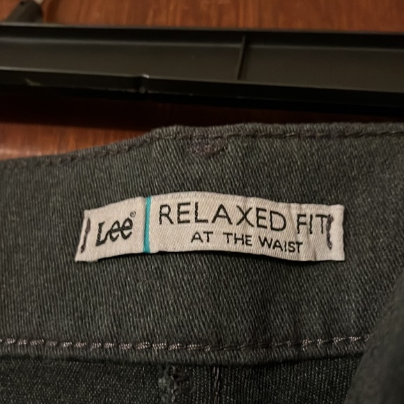 NWT Women’s size 18 straight leg dress pants relaxed fit by Lee - Picture 5 of 7